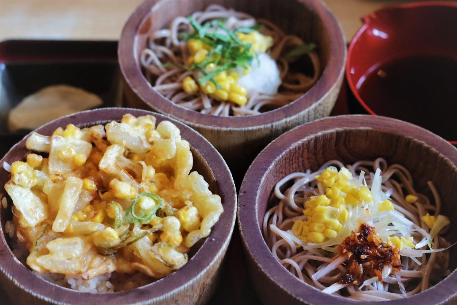 道の駅おかべ お食事処そば蔵　甘いは旨い！味来（みらい）の甘みを、蕎麦とかき揚げで楽しむ。