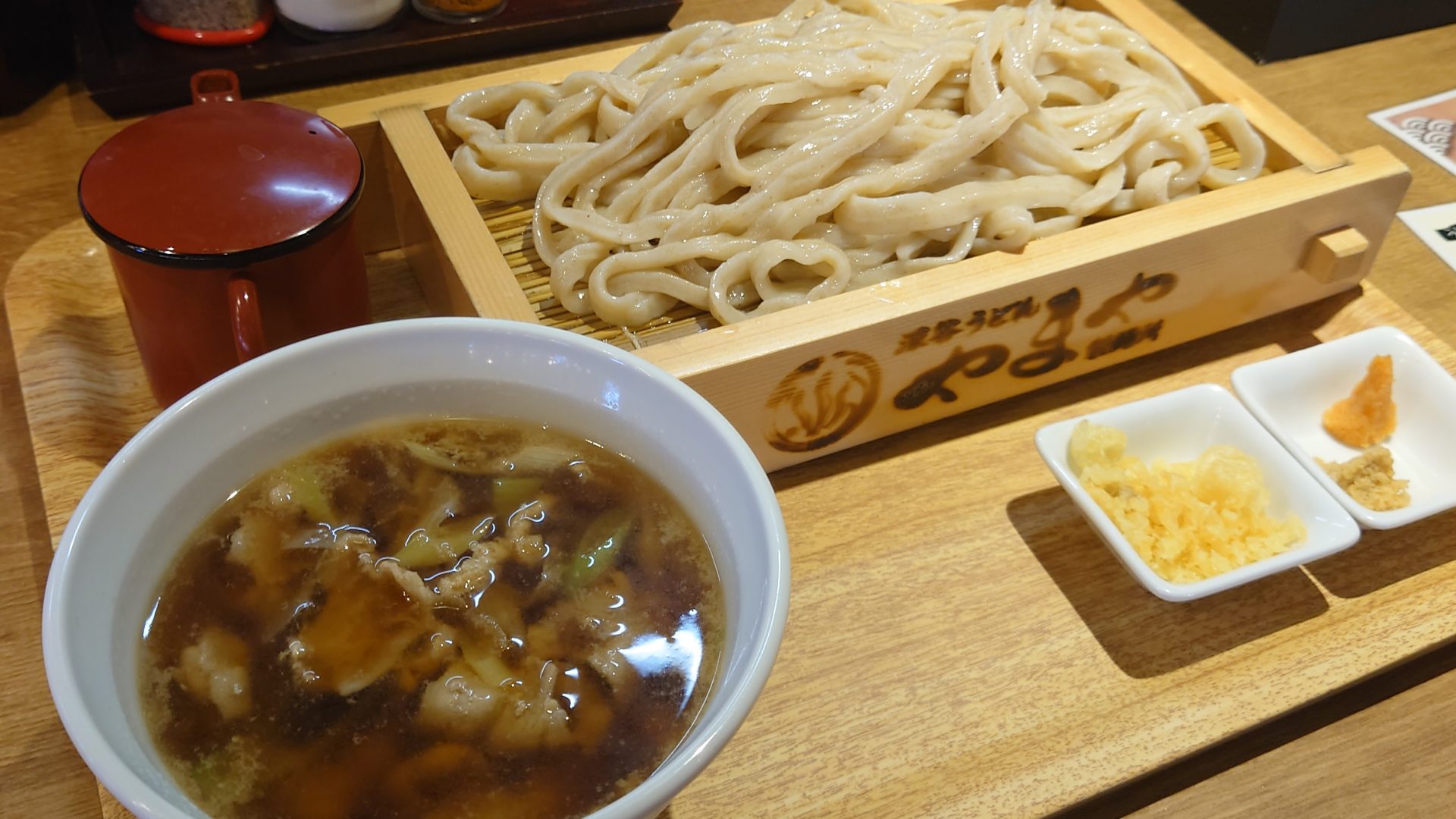 日本初！「武蔵野うどん」と「讃岐うどん」を同時に楽しむ～深谷うどん やまや製麺所～