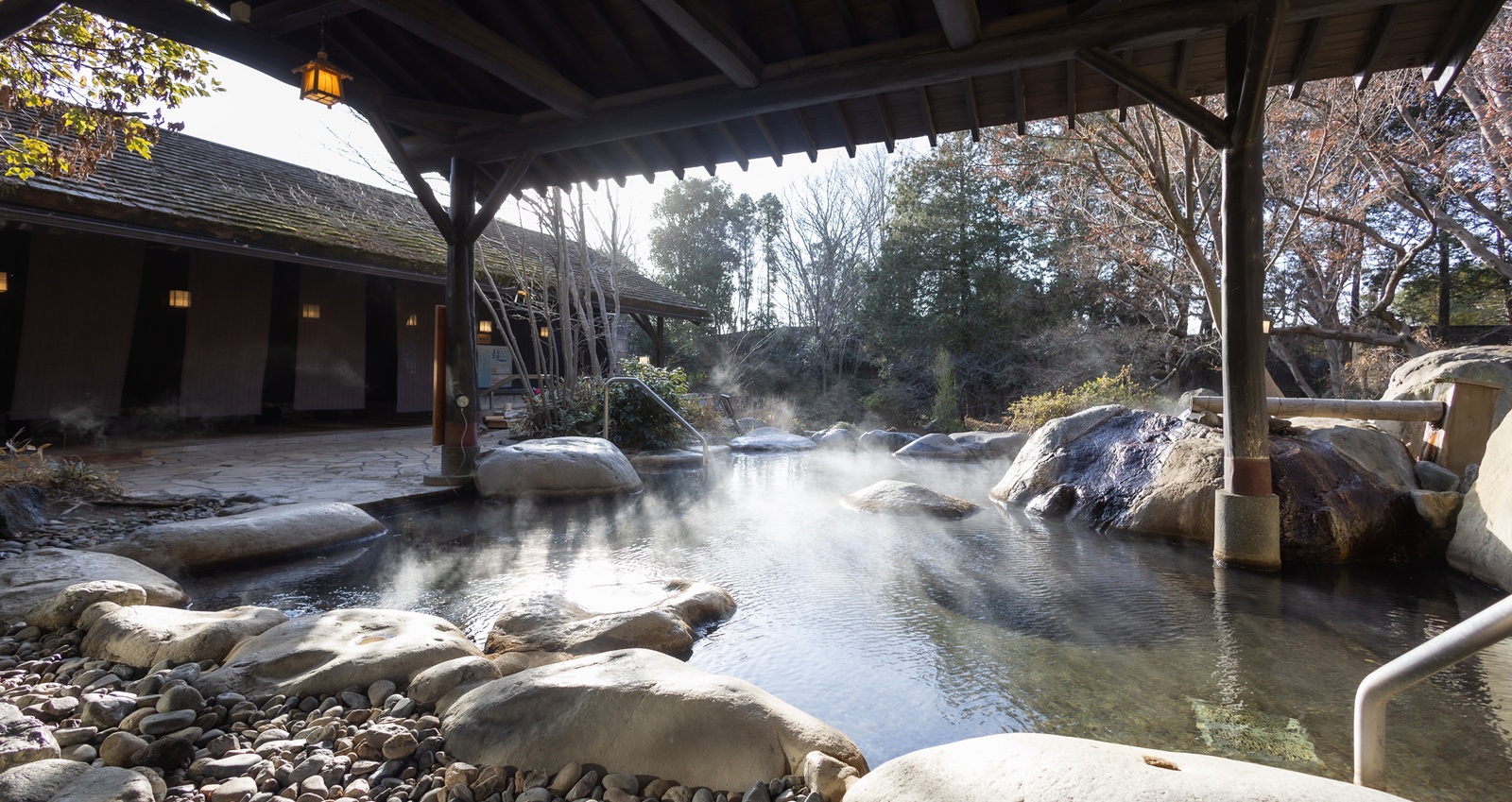温泉リゾート「深谷花園温泉 花湯の森」でゆったり贅沢なひとときを