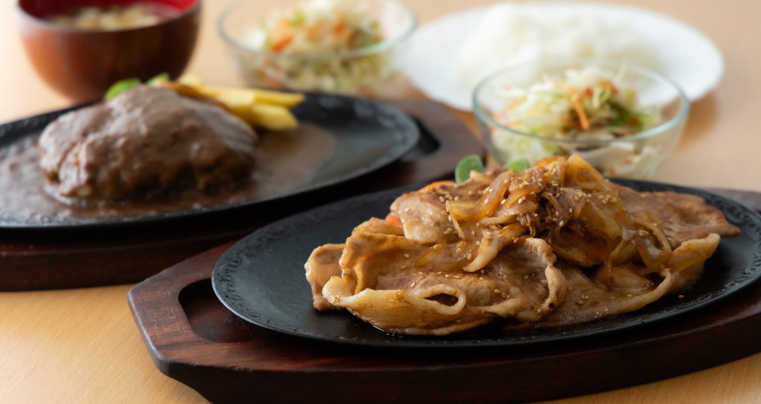 老舗洋食レストラン「レストパーラー高原」で、地元・深谷の食材を使った定食を堪能